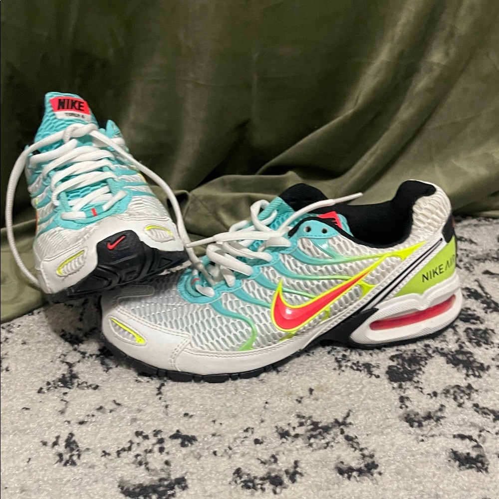 Nike White and Lime Green Running Shoes